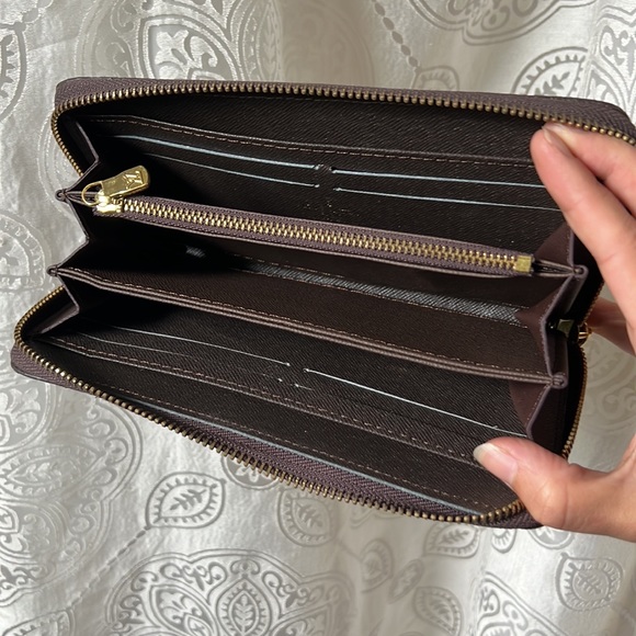 Brown Wallet - Picture 3 of 6